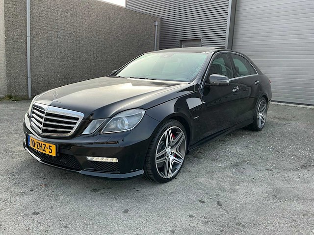 Mercedes-benz - 2012 - e-klasse - amg 63 - personenauto (10-zhz-5) - afbeelding 1 van  32