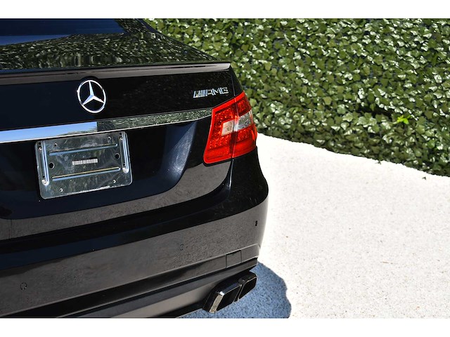Mercedes-benz - 2012 - e63 amg - 5.5-liter (5.461 cc) biturbo v8 - btw auto - afbeelding 12 van  84