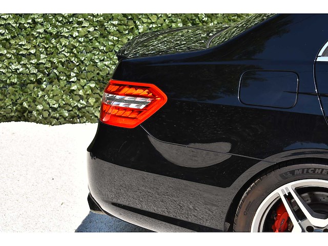 Mercedes-benz - 2012 - e63 amg - 5.5-liter (5.461 cc) biturbo v8 - btw auto - afbeelding 13 van  84