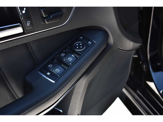 Mercedes-benz - 2012 - e63 amg - 5.5-liter (5.461 cc) biturbo v8 - btw auto - afbeelding 53 van  81