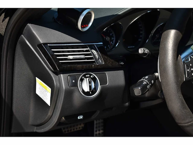Mercedes-benz - 2012 - e63 amg - 5.5-liter (5.461 cc) biturbo v8 - btw auto - afbeelding 46 van  88