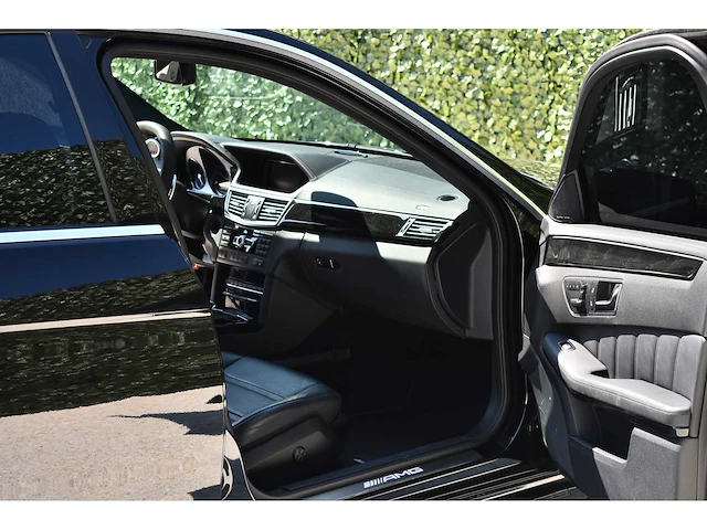 Mercedes-benz - 2012 - e63 amg - 5.5-liter (5.461 cc) biturbo v8 - btw auto - afbeelding 63 van  88