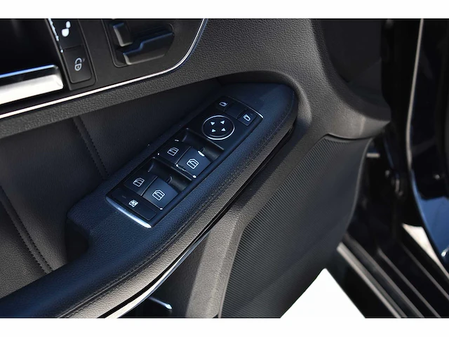 Mercedes-benz - 2012 - e63 amg - 5.5-liter (5.461 cc) biturbo v8 - btw auto - afbeelding 34 van  65