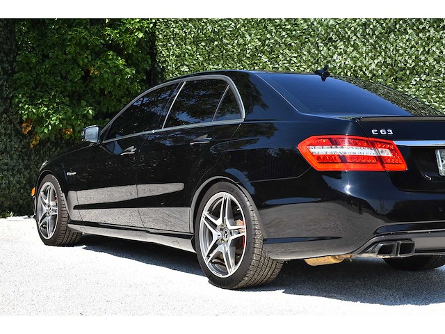 Mercedes-benz - 2012 - e63 amg - 5.5-liter (5.461 cc) biturbo v8 - btw auto - afbeelding 16 van  88