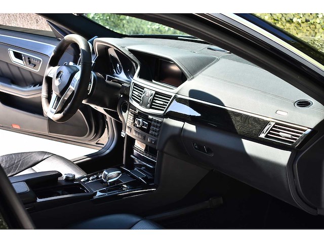 Mercedes-benz - 2012 - e63 amg - 5.5-liter (5.461 cc) biturbo v8 - btw auto - afbeelding 59 van  88