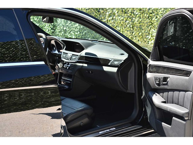 Mercedes-benz - 2012 - e63 amg - 5.5-liter (5.461 cc) biturbo v8 - btw auto - afbeelding 68 van  88