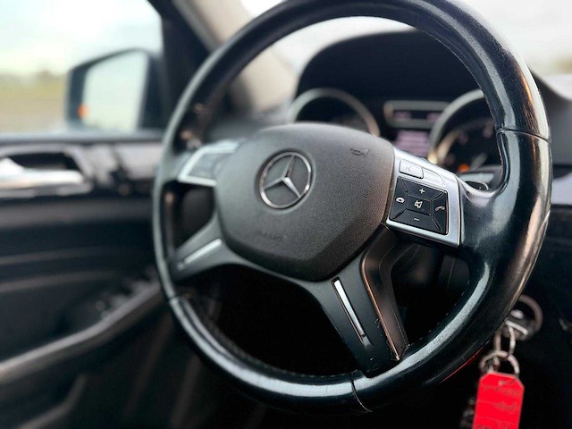 Mercedes-benz - 2012 - m-klasse - 350 bluetec - 23-tlx-5 - afbeelding 2 van  15