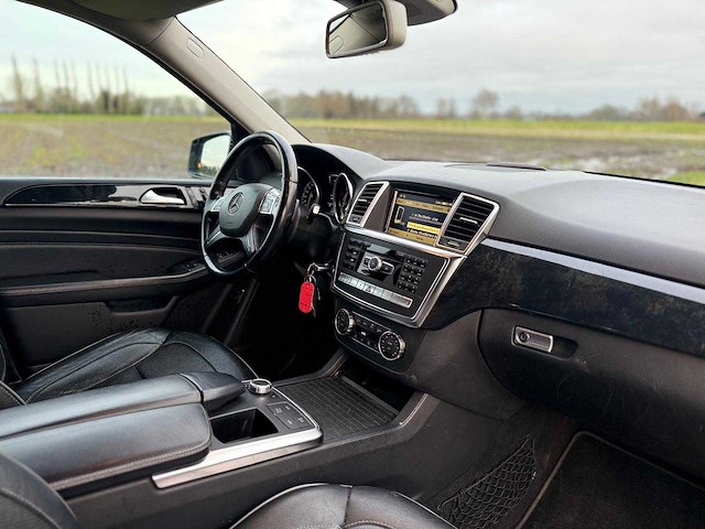 Mercedes-benz - 2012 - m-klasse - 350 bluetec - 23-tlx-5 - afbeelding 15 van  15