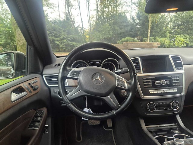 Mercedes-benz - 2012 - m-klasse - 350 - afbeelding 3 van  15