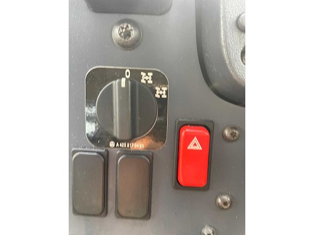 Mercedes benz - 2012 - unimog u3000 - vrachtwagen - afbeelding 34 van  47