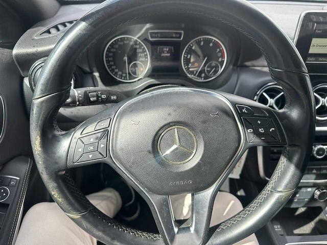 Mercedes-benz - 2013 - a-klasse - 180 - personenauto - afbeelding 5 van  21