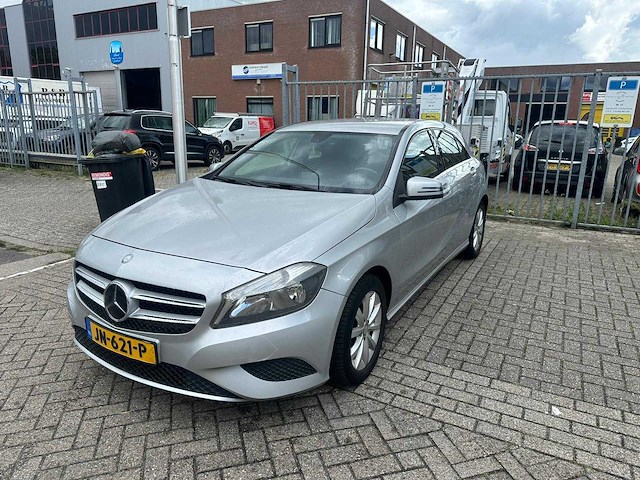 Mercedes-benz - 2013 - a-klasse - 180 - personenauto - afbeelding 1 van  21