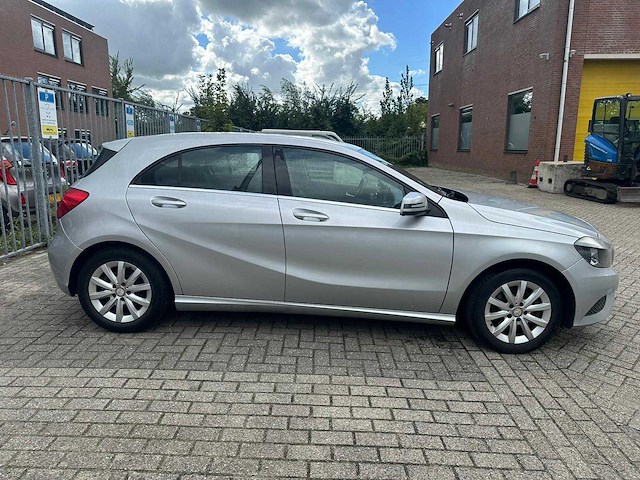 Mercedes-benz - 2013 - a-klasse - 180 - personenauto - afbeelding 18 van  21