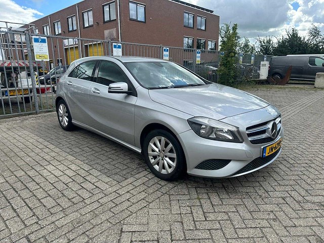 Mercedes-benz - 2013 - a-klasse - 180 - personenauto - afbeelding 19 van  21