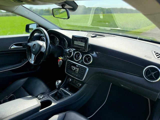 Mercedes-benz - 2013 - cla-klasse - 180 blueeff. edition - 1-srf-77 - personenauto - afbeelding 11 van  12