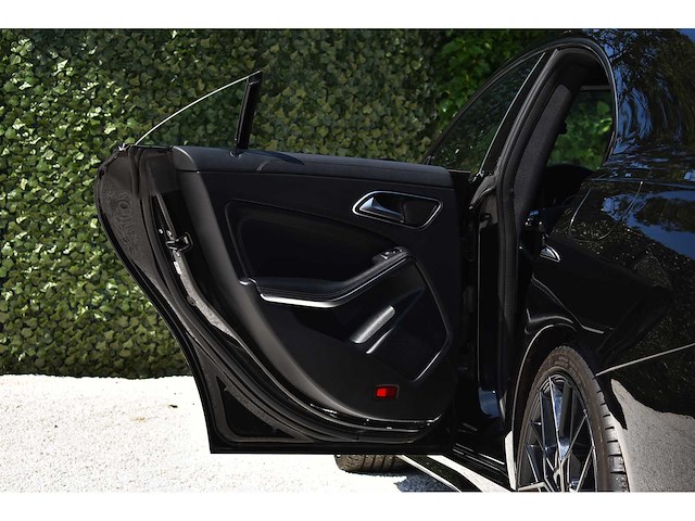 Mercedes-benz - 2014 - cla 45 amg - 2.0 viercilinder turbomotor - btw auto - afbeelding 36 van  79