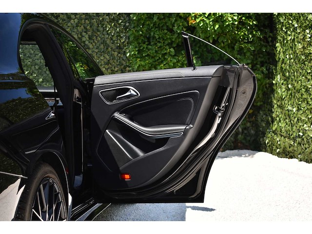 Mercedes-benz - 2014 - cla 45 amg - 2.0 viercilinder turbomotor - btw auto - afbeelding 64 van  79