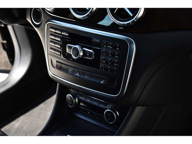 Mercedes-benz - 2014 - cla 45 amg - 2.0 viercilinder turbomotor - btw auto - afbeelding 37 van  79