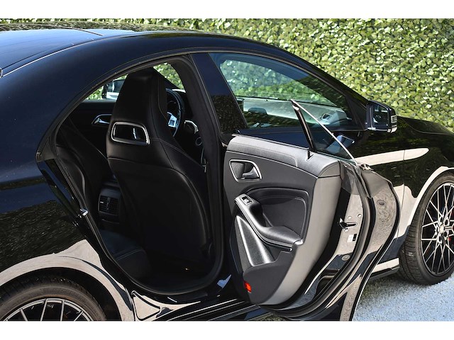 Mercedes-benz - 2014 - cla 45 amg - 2.0 viercilinder turbomotor - btw auto - afbeelding 46 van  79
