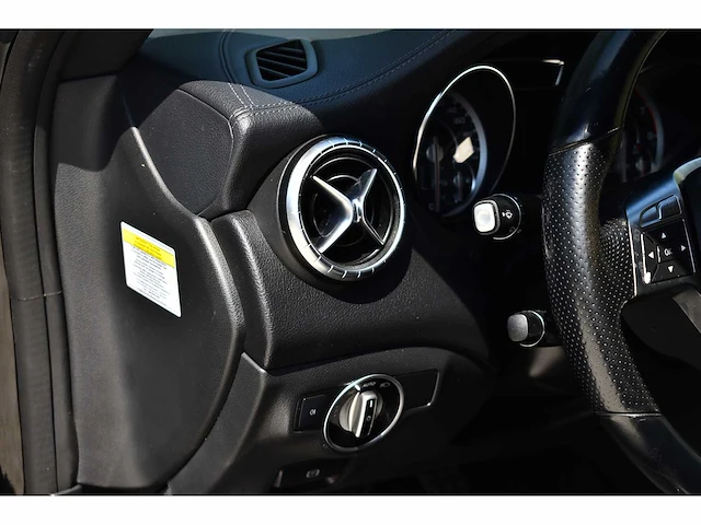 Mercedes-benz - 2014 - cla 45 amg - 2.0 viercilinder turbomotor - btw auto - afbeelding 55 van  79