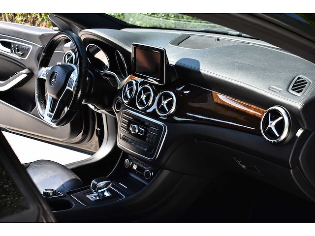 Mercedes-benz - 2014 - cla 45 amg - 2.0 viercilinder turbomotor - btw auto - afbeelding 43 van  79