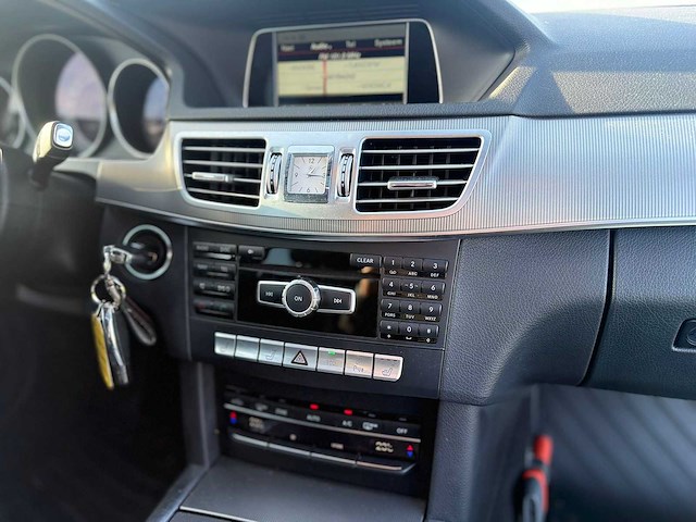 Mercedes-benz - 2014 - e-klasse estate - 200 amb. avantgarde - k-233-sp - afbeelding 3 van  11
