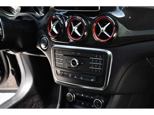 Mercedes-benz - 2015 - cla 45 amg - 2.0 viercilinder turbomotor - btw auto - afbeelding 58 van  74