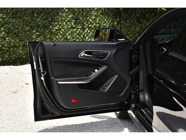 Mercedes-benz - 2015 - cla 45 amg - 2.0 viercilinder turbomotor - btw auto - afbeelding 2 van  13