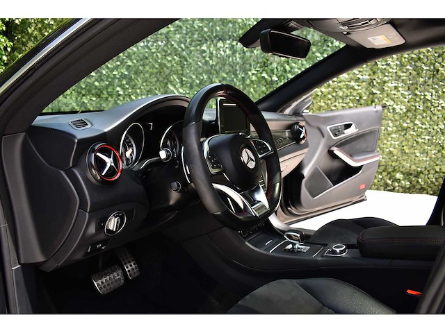 Mercedes-benz - 2015 - cla 45 amg - 2.0 viercilinder turbomotor - btw auto - afbeelding 51 van  59