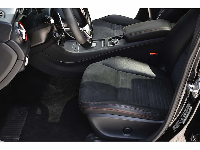 Mercedes-benz - 2015 - cla 45 amg - 2.0 viercilinder turbomotor - btw auto - afbeelding 35 van  77