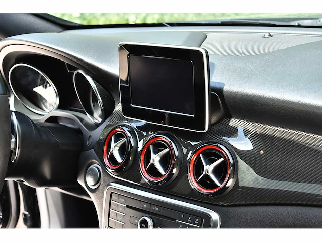 Mercedes-benz - 2015 - cla 45 amg - 2.0 viercilinder turbomotor - btw auto - afbeelding 57 van  77