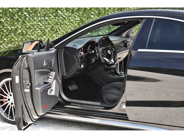 Mercedes-benz - 2015 - cla 45 amg - 2.0 viercilinder turbomotor - btw auto - afbeelding 57 van  71