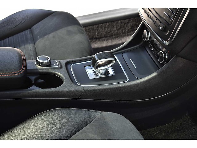 Mercedes-benz - 2015 - cla 45 amg - 2.0 viercilinder turbomotor - btw auto - afbeelding 69 van  71