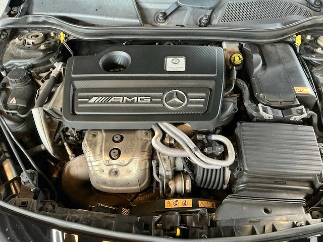 Mercedes-benz - 2015 - cla-klasse - amg 45 - personenauto - afbeelding 13 van  23