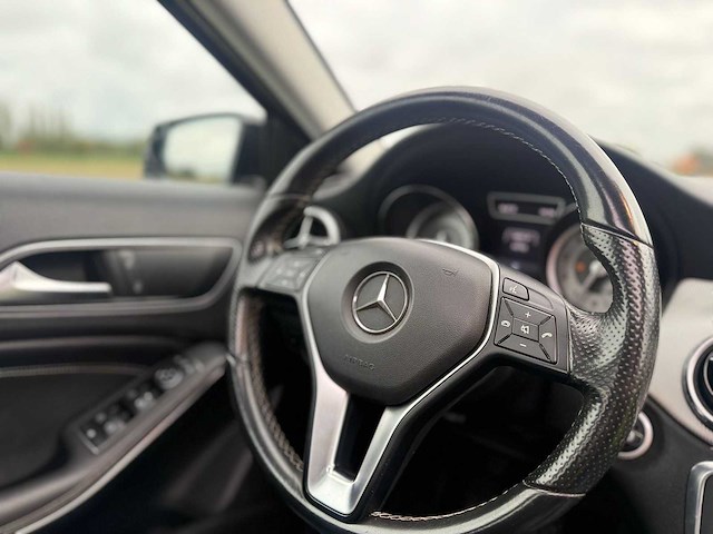 Mercedes-benz - 2015 - gla-klasse - 180 - p-721-lj - afbeelding 3 van  12