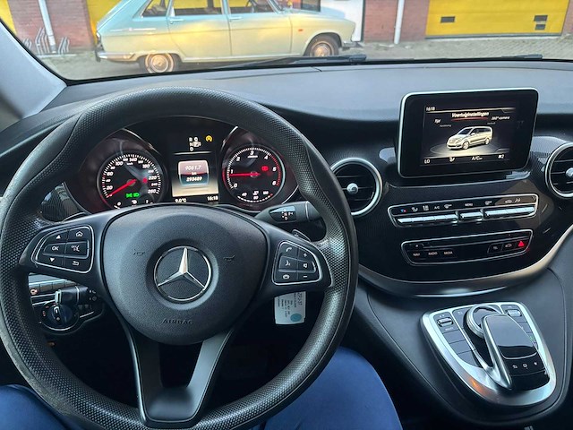 Mercedes-benz - 2015 - v-klasse - 200 cdi lang avantg. -automaat - personenauto - afbeelding 2 van  18