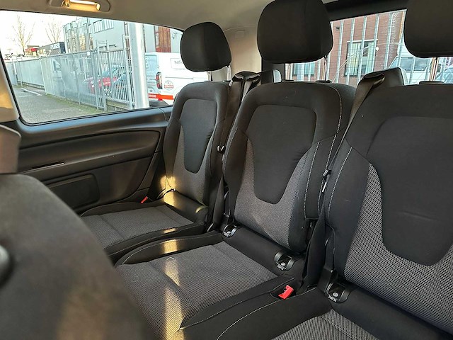 Mercedes-benz - 2015 - v-klasse - 200 cdi lang avantg. -automaat - personenauto - afbeelding 17 van  28