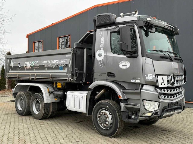 Mercedes-benz - 2016 - arocs 3345 - vrachtwagen - afbeelding 2 van  27