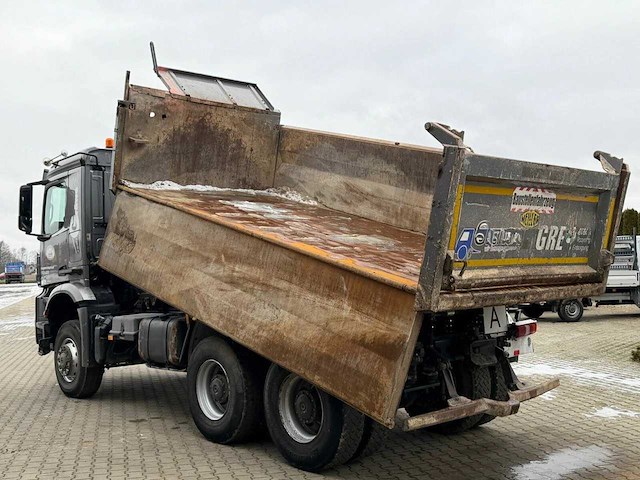 Mercedes-benz - 2016 - arocs 3345 - vrachtwagen - afbeelding 8 van  27