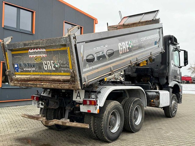 Mercedes-benz - 2016 - arocs 3345 - vrachtwagen - afbeelding 18 van  27