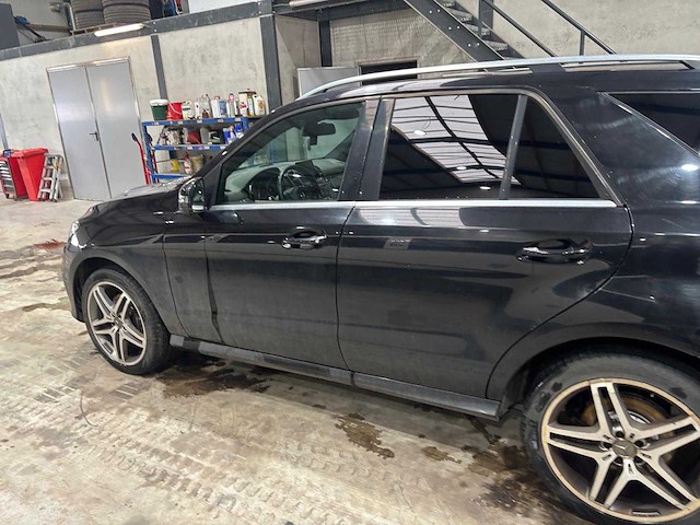 Mercedes-benz - 2016 - gle 350 d 4matic - - personenauto - afbeelding 2 van  9