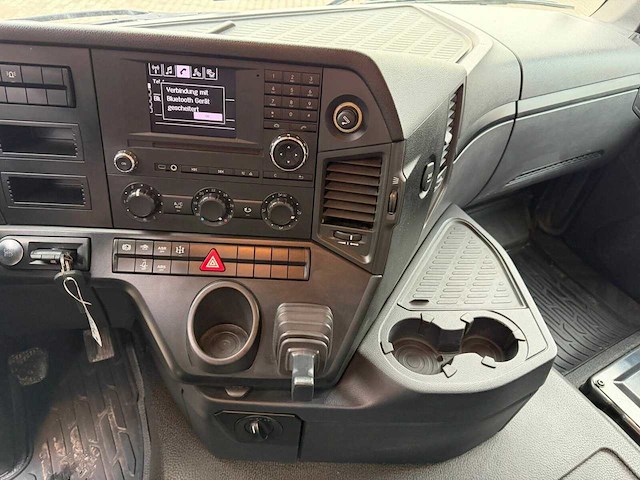 Mercedes-benz - 2017 - arocs - vrachtwagen - afbeelding 6 van  24