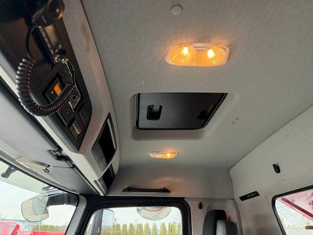 Mercedes-benz - 2017 - arocs - vrachtwagen - afbeelding 8 van  24