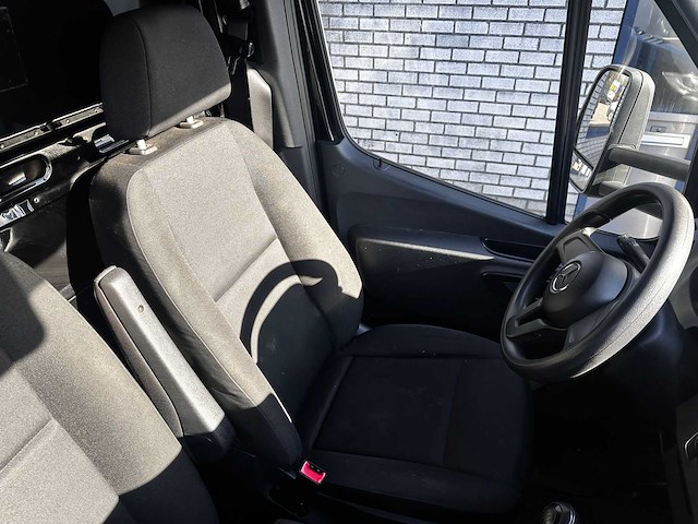 Mercedes-benz - 2018 - 311 2.2 cdi 432 hd - bakwagen - afbeelding 21 van  32