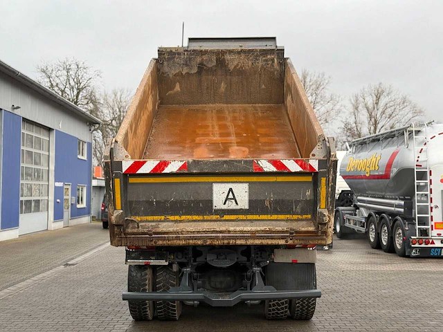 Mercedes-benz - 2018 - arocs 2646 - vrachtwagen - afbeelding 12 van  13