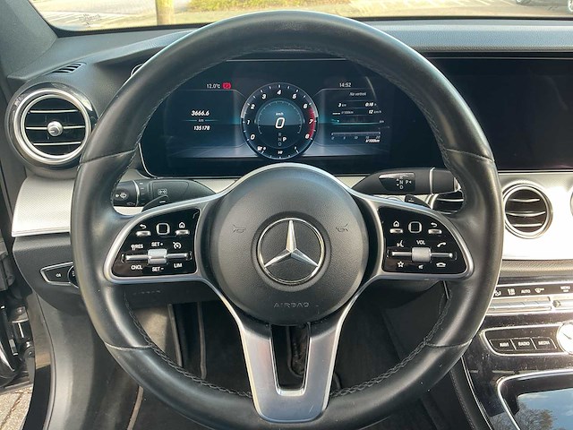 Mercedes-benz - 2018 - e-klasse - 200 premium - personenauto - afbeelding 36 van  40