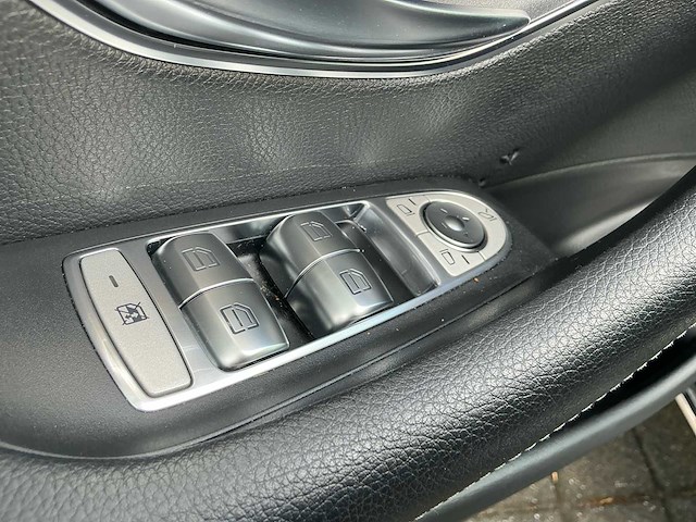 Mercedes-benz - 2018 - e-klasse - 200 premium - personenauto - afbeelding 6 van  35