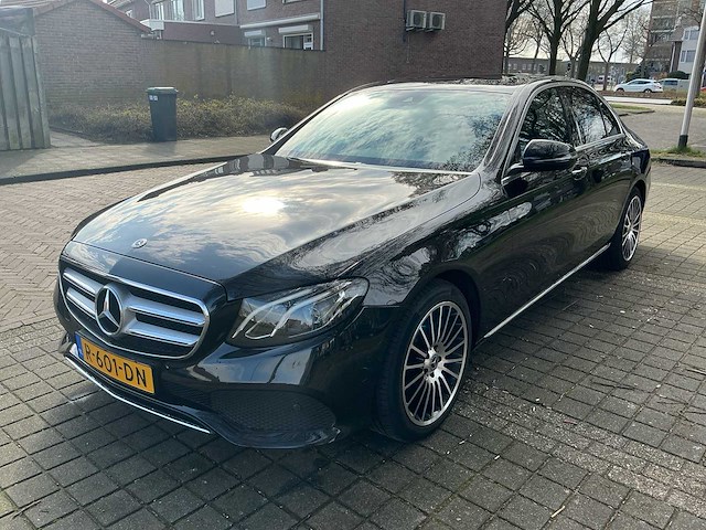 Mercedes-benz - 2018 - e-klasse - 200 premium - personenauto - afbeelding 1 van  35