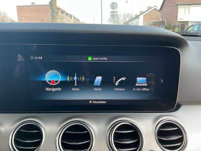 Mercedes-benz - 2018 - e-klasse - 200 premium - personenauto - afbeelding 17 van  35