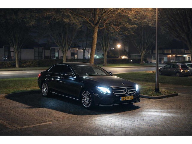Mercedes-benz - 2018 - e-klasse - 200 premium - personenauto - afbeelding 33 van  35